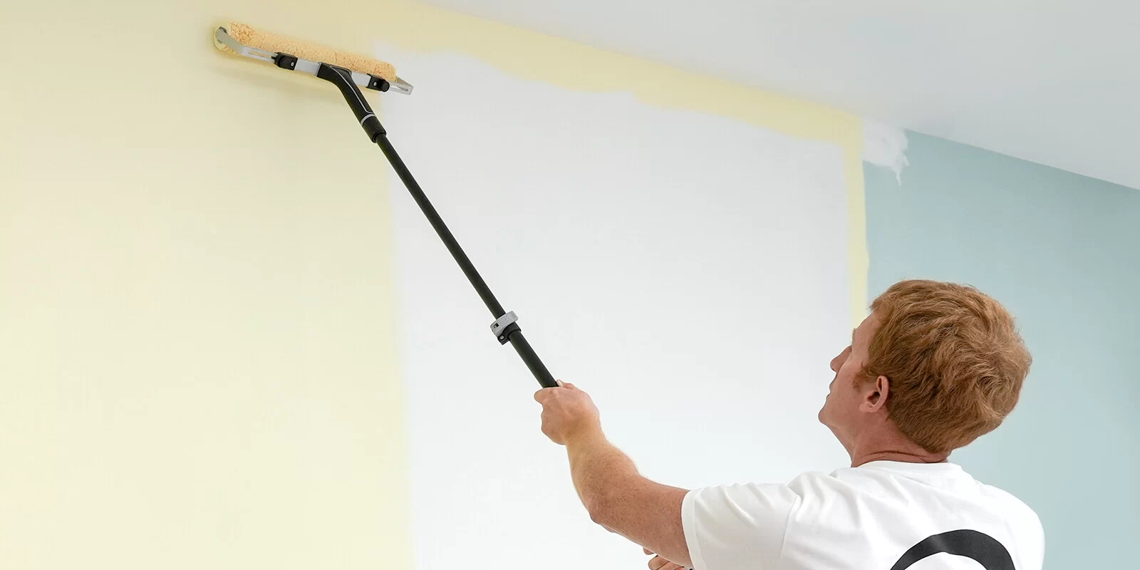 How to paint a room with a roller using an extendable pole